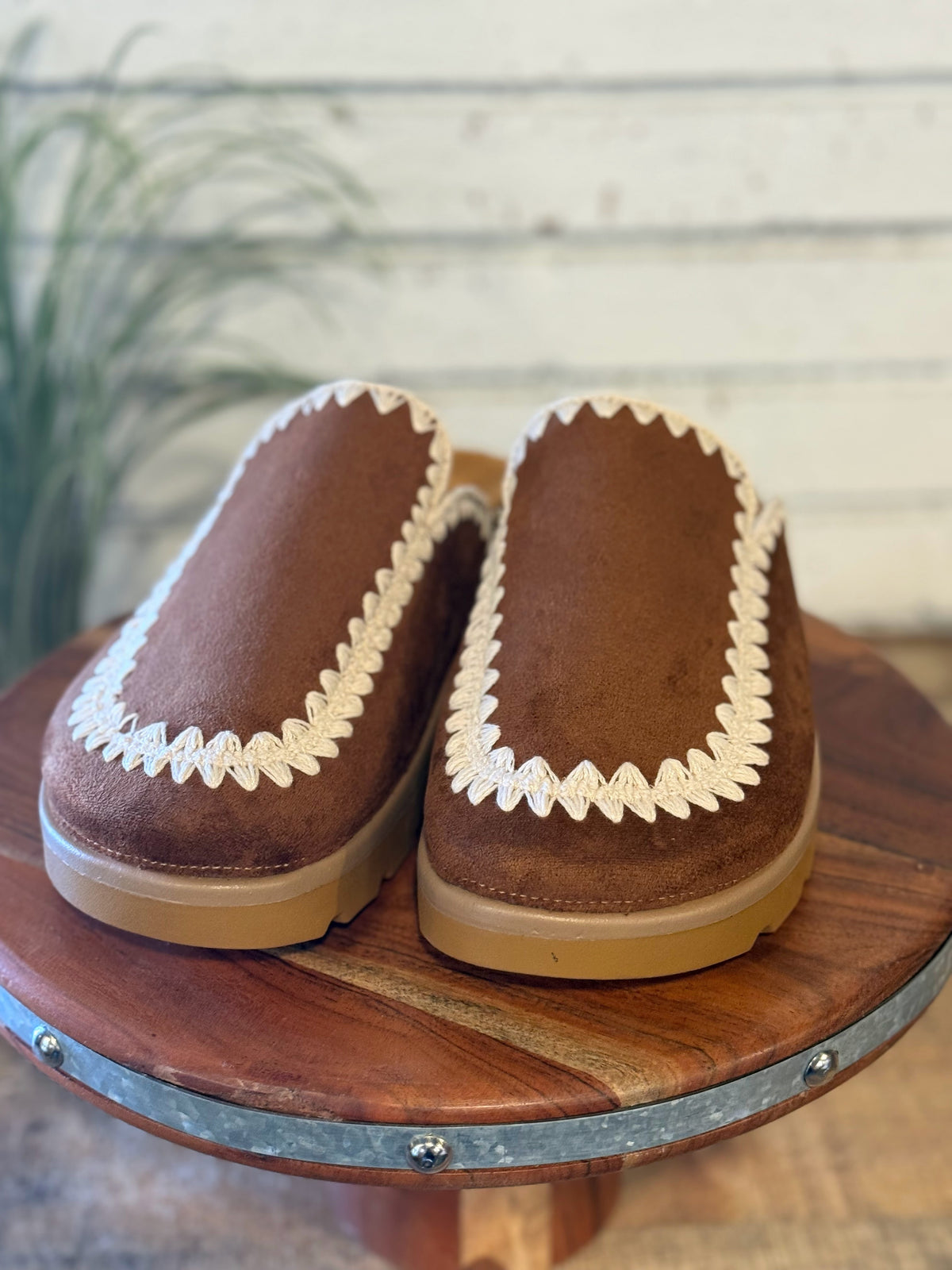 Crochet Stitch Moccasin Slide | Tan