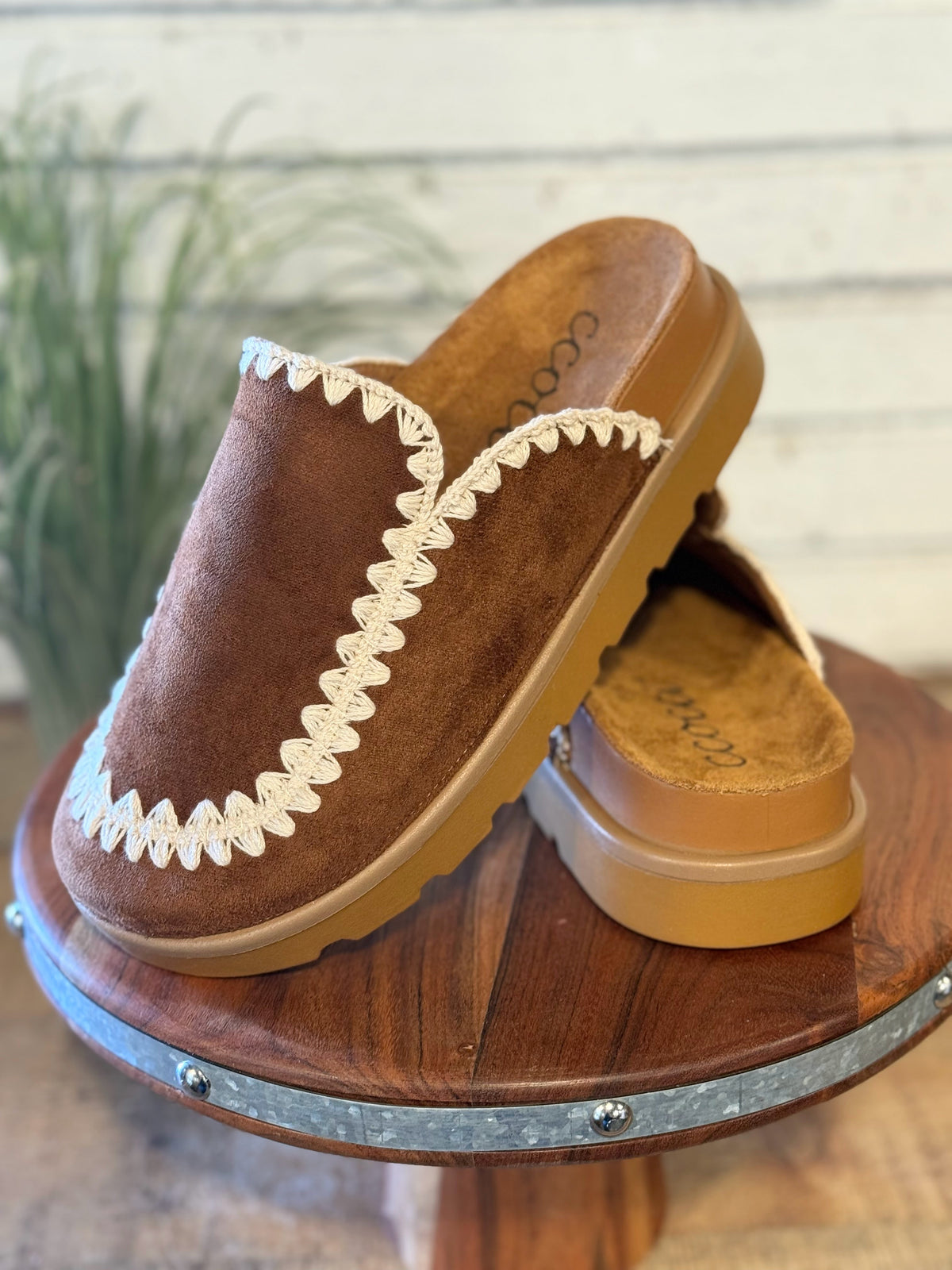 Crochet Stitch Moccasin Slide | Tan