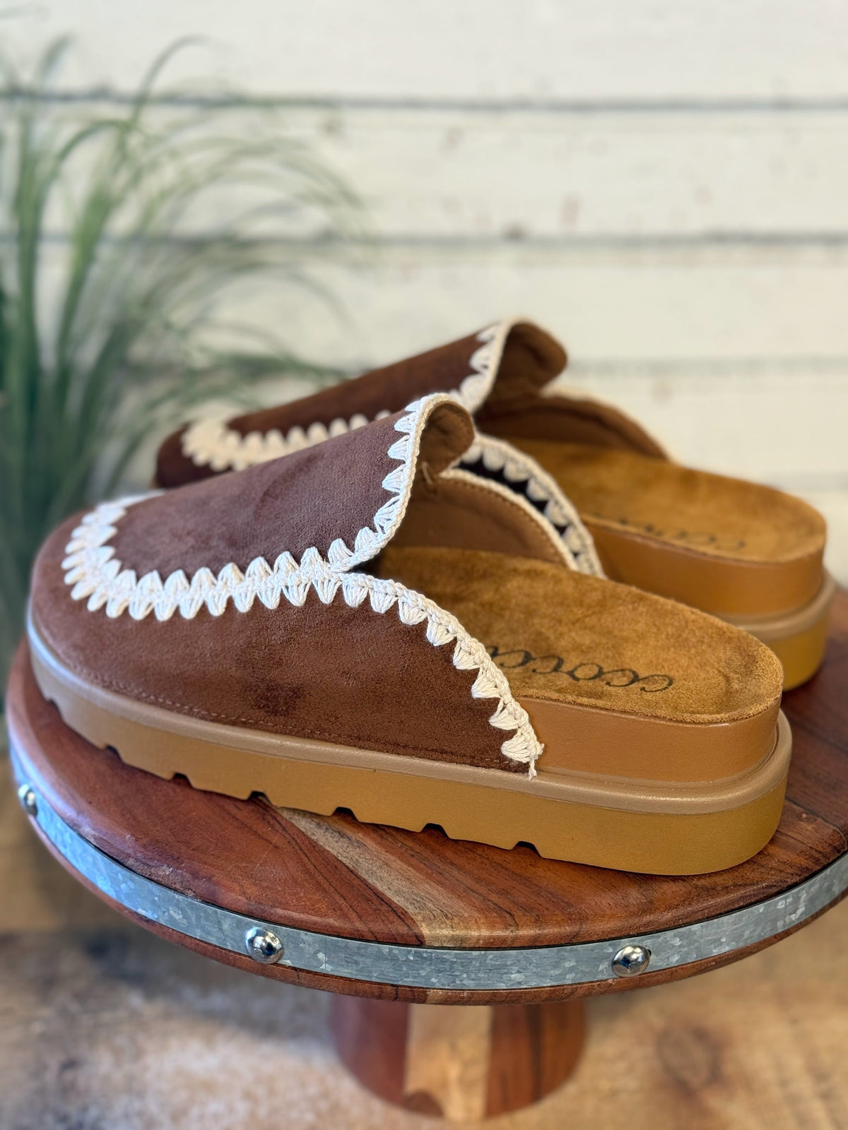 Crochet Stitch Moccasin Slide | Tan