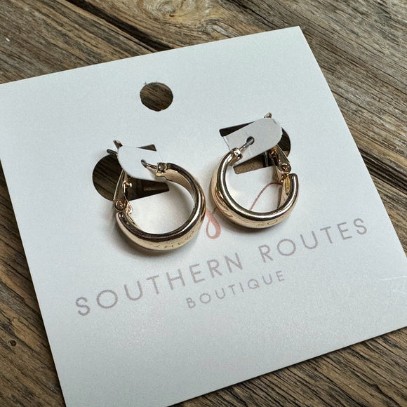 Simple Flat Huggie Earrings | Gold (Small)