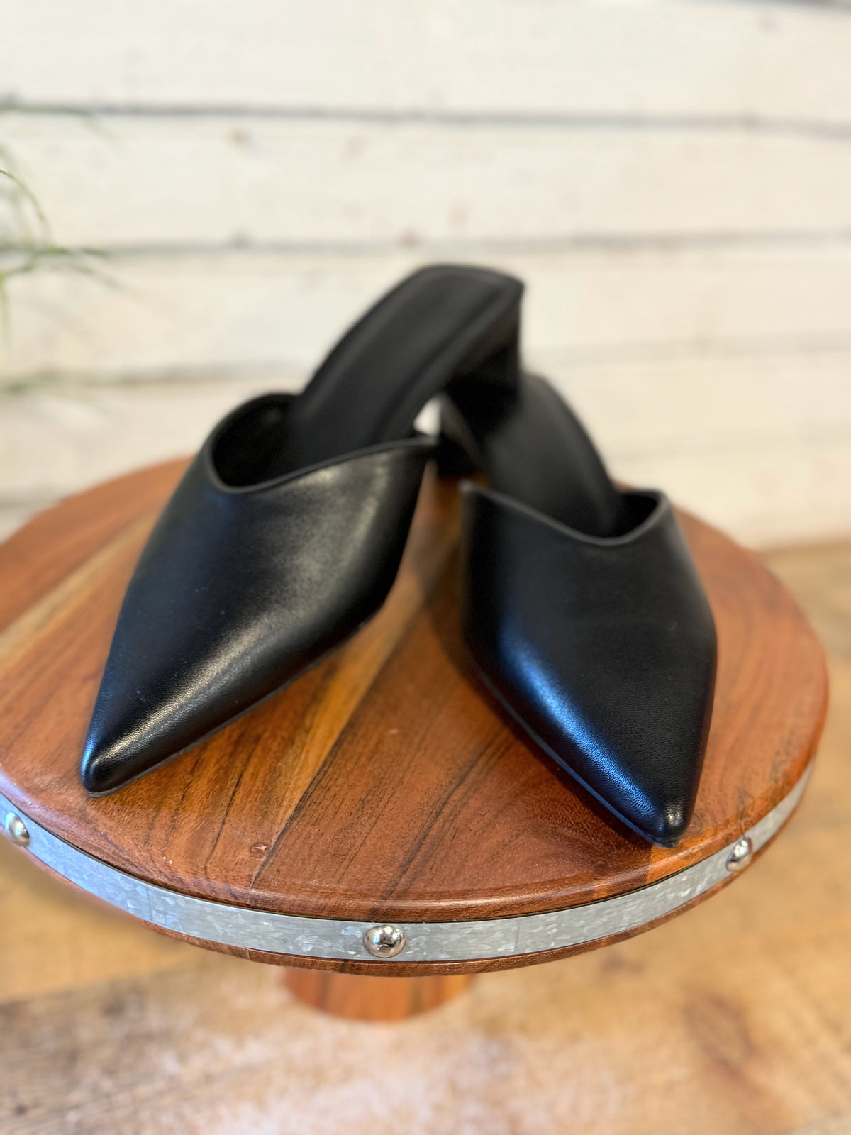 The Adina Pointed Toe Mule Heels | Black