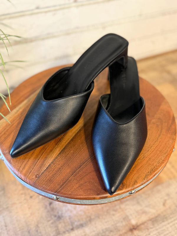 The Adina Pointed Toe Mule Heels | Black