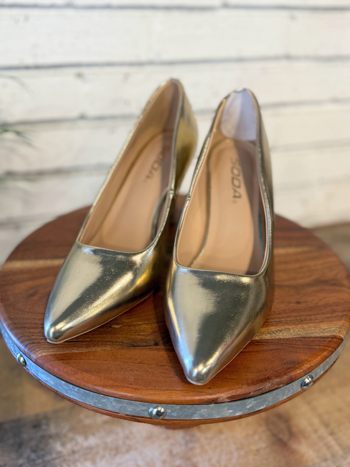 The Florian Pointed Toe Stiletto Pumps | Gold