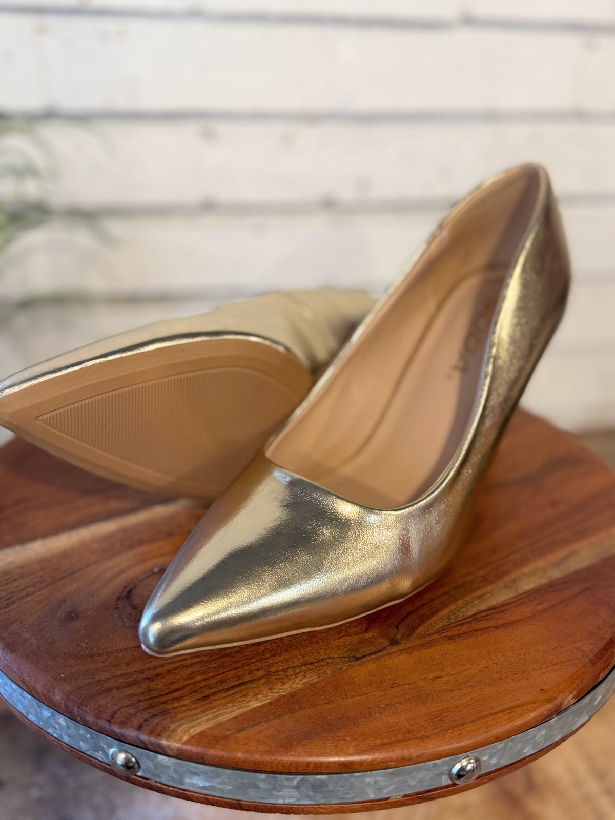 The Florian Pointed Toe Stiletto Pumps | Gold