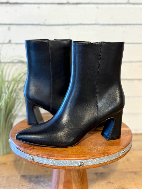 The Gaia Pointed Toe Block Heel Bootie | Black