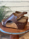 Corky's Carley Wedge | Tobacco