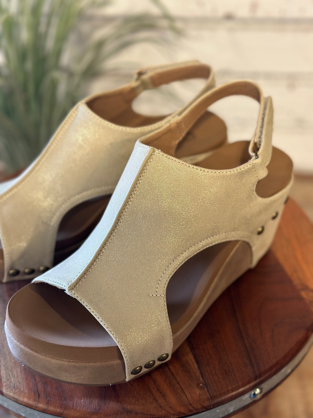 Corky's Carley Wedge | Washed Gold