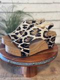 Corky's Carley Wedge | Gold Leopard