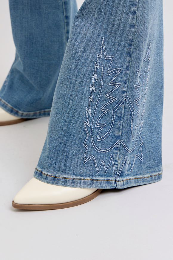 Judy Blue Jeans | Western Embroidery Flare