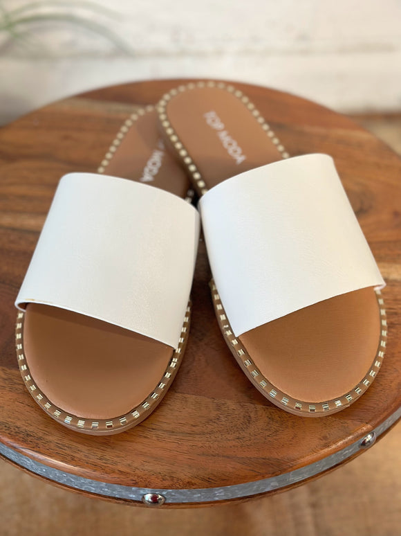 The Gateth Sandal | White