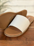 The Gateth Sandal | White