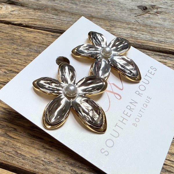 Mixed Metal Flower Stud Earrings | 18k Gold-Plated