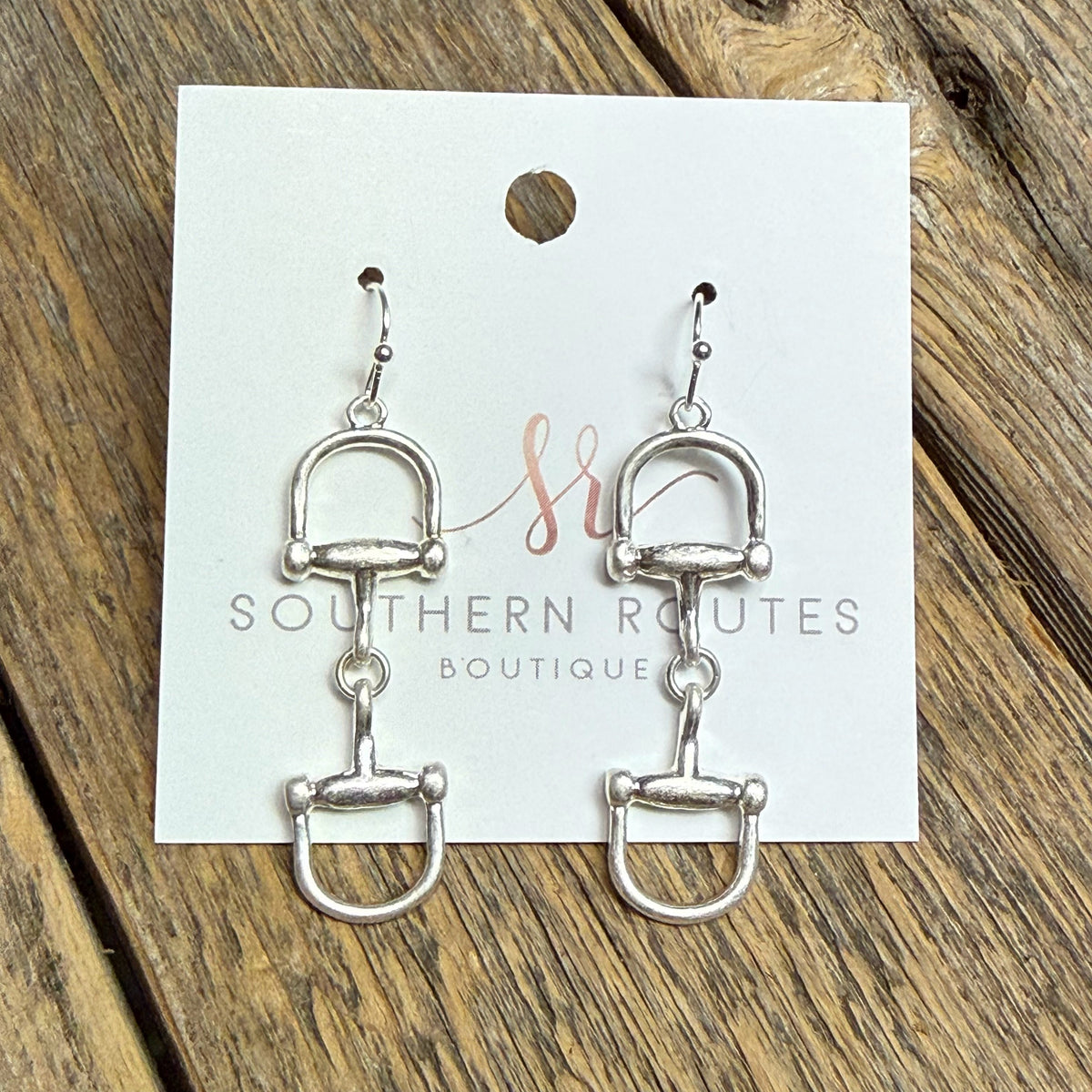 Metal Horsebit Link Earrings | Worn Silver