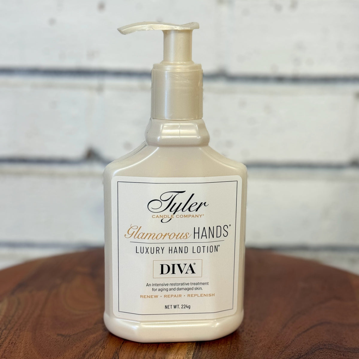 DIVA Glamorous Hands Luxury Hand Lotion 8oz.