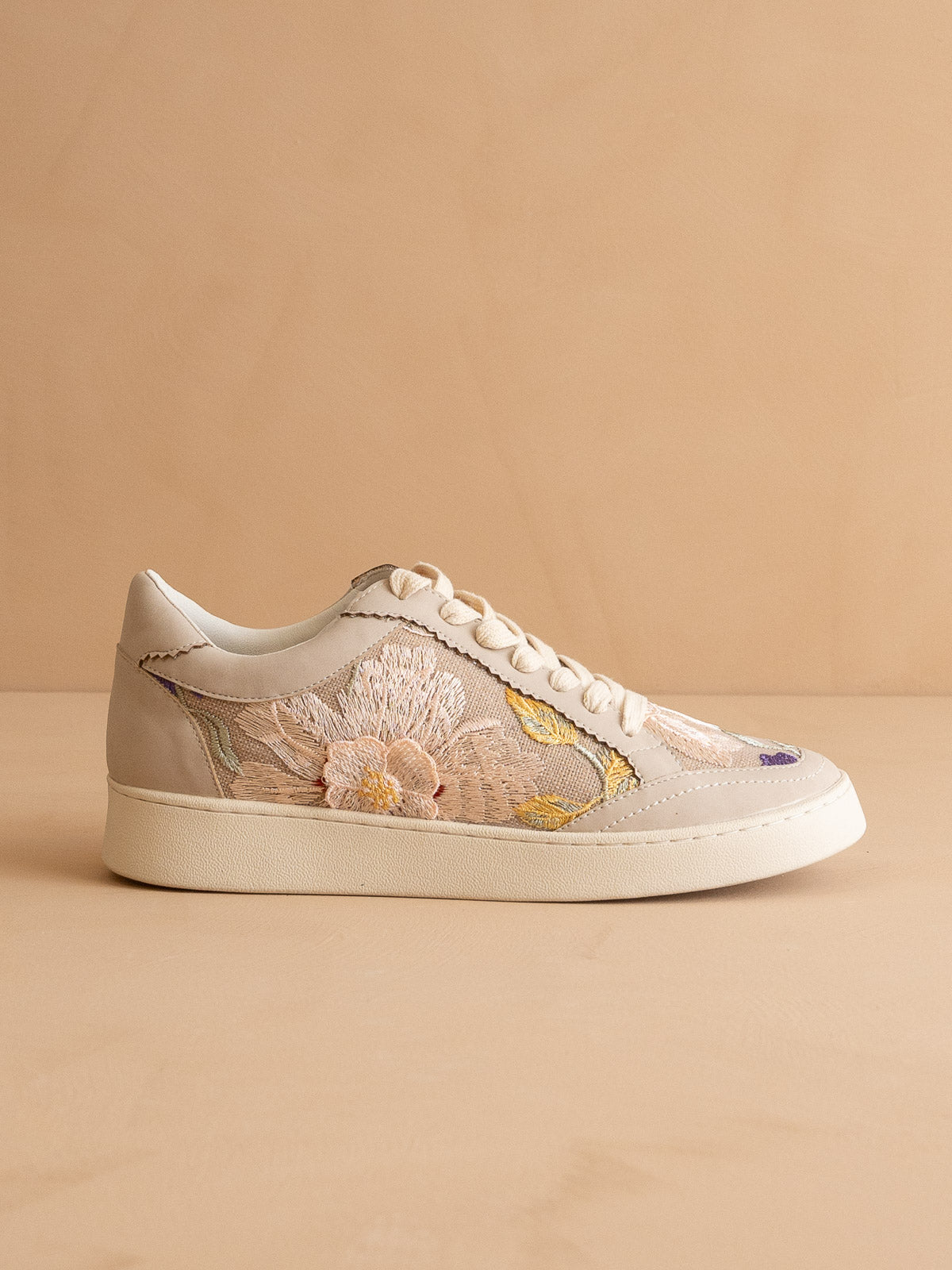 The Tammi Sneaker | Light Grey Floral Applique