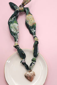 Handmade Scarf Necklace | Dark Green/Heart