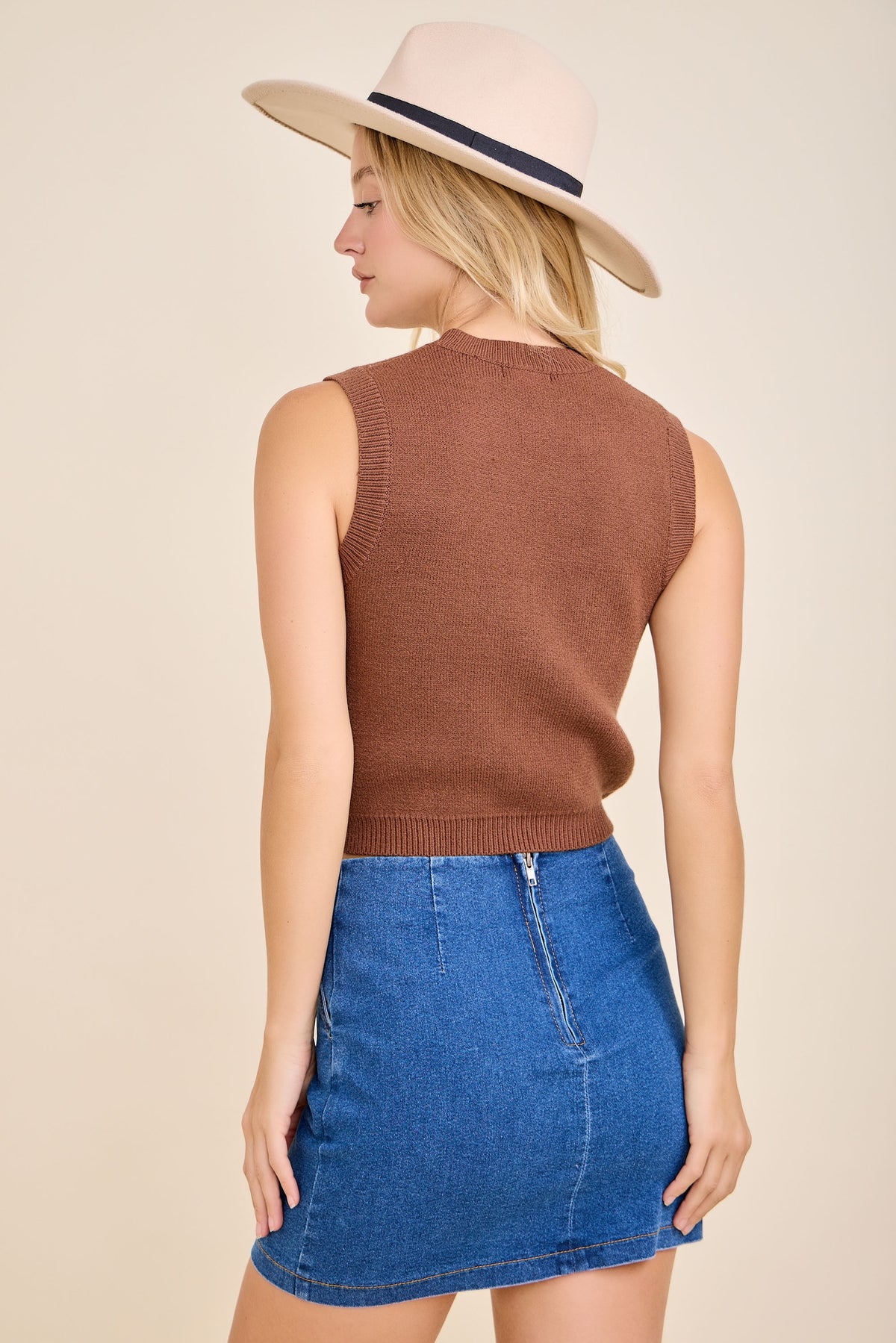 Horse Print Knit Vest Top | Brown