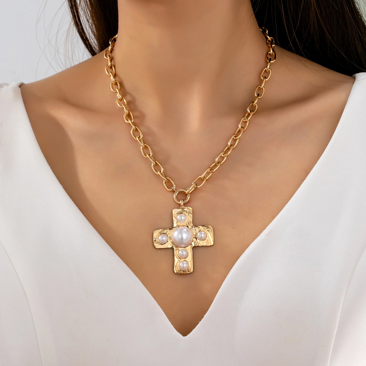 Hammered Cross Pearl Chunky Necklace | Gold