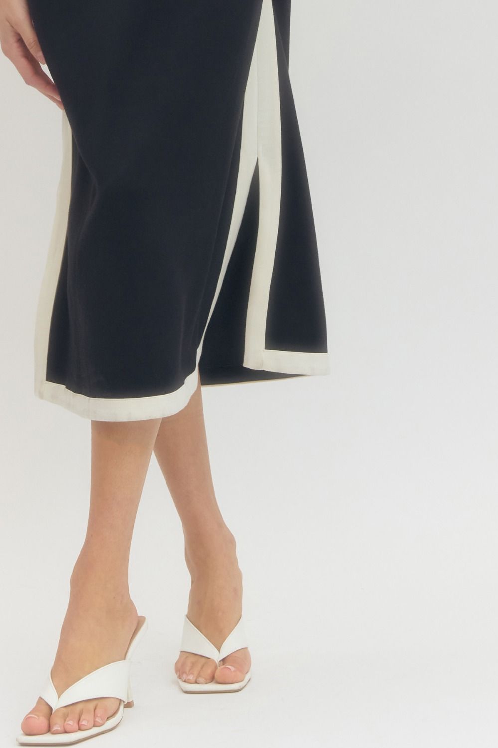 Solid Sleeveless Midi Dress | Black