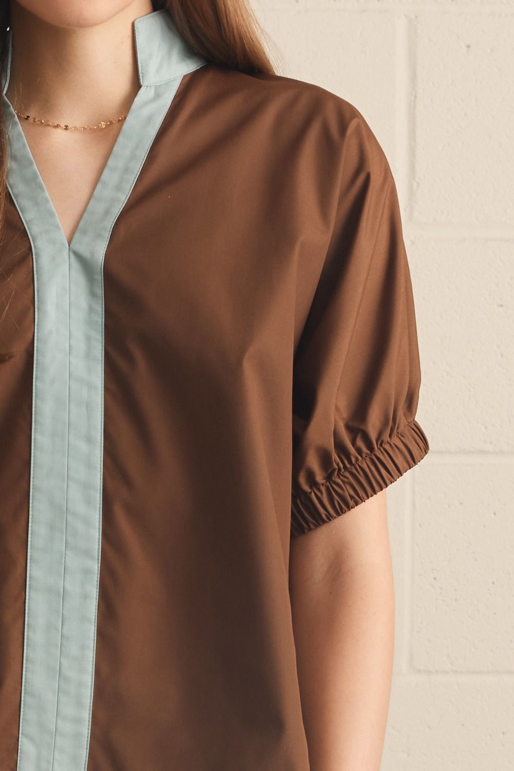 Solid Puff Sleeve Contrast Trim Top | Brown