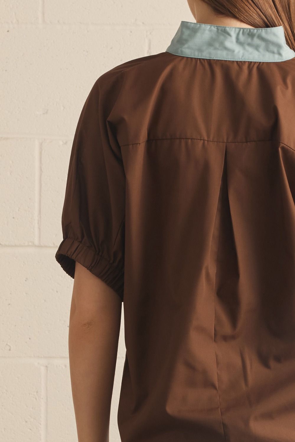 Solid Puff Sleeve Contrast Trim Top | Brown