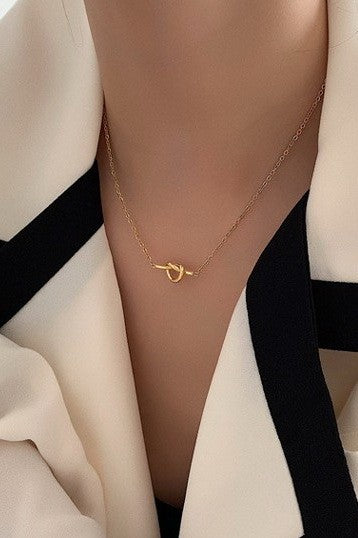 Stainless Knot Pendant Necklace | Gold