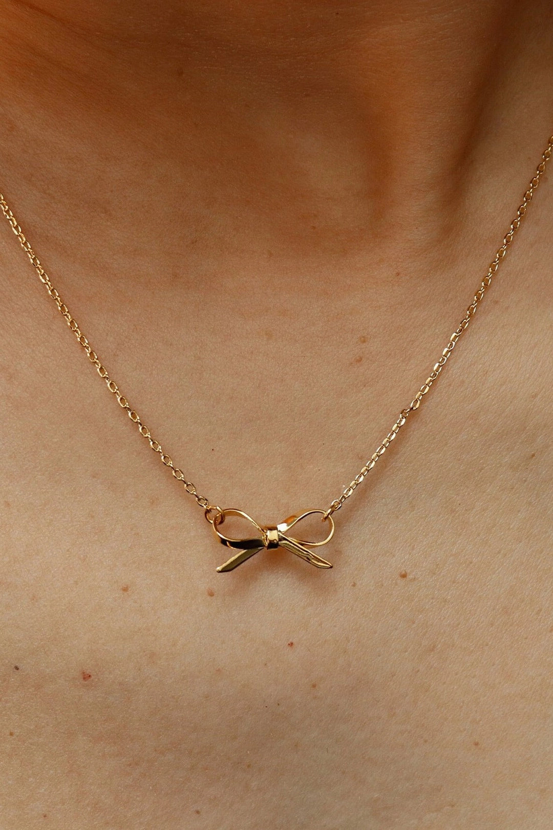 18k Stainless Bow Necklace | Gold