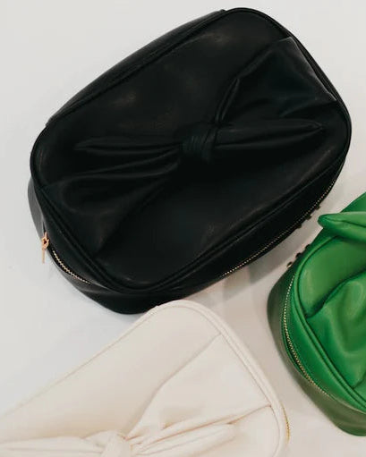 Madelyn Bow Makeup Bag | Black