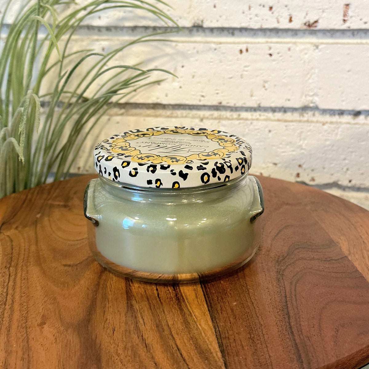 HIPPIE CHICK Candle 11 oz. 2-Wick